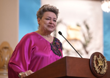 Presidente de Costa Rica asegura que Primera Dama de Guatemala se encuentra exiliada en México