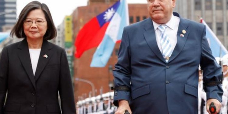 Presidente de Guatemala expresa ''sólida amistad'' con Taiwán