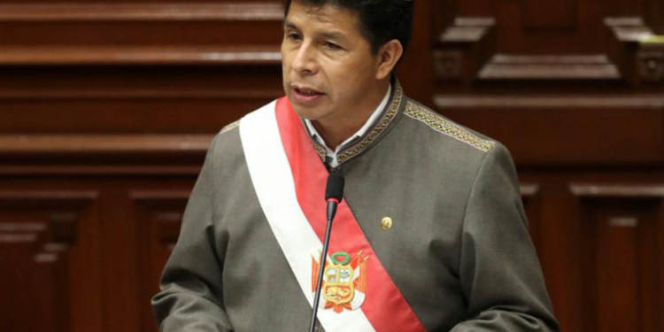 Presidente de Perú promete dejar cargo si hay pruebas de corrupción