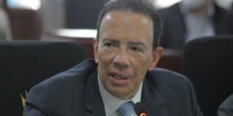 Presidente del Banco de Guatemala anticipa aumento de inversión extranjera tras mantenerse calificaciones de riesgo