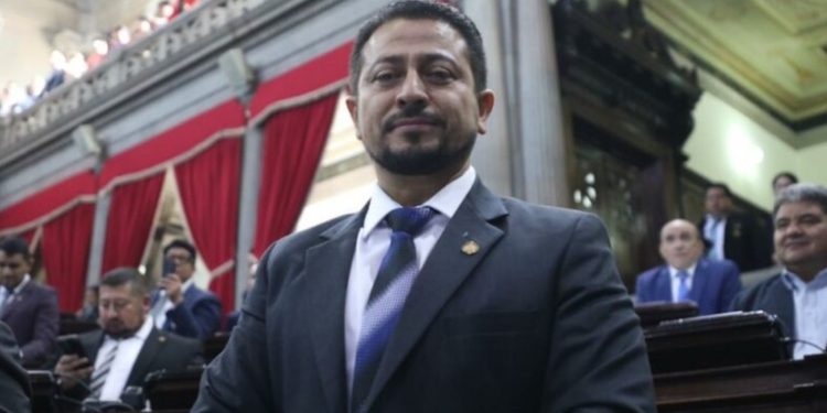 Presidente del Congreso confirma continuidad de debate sobre Ley de Competencia pese a objeciones de sectores