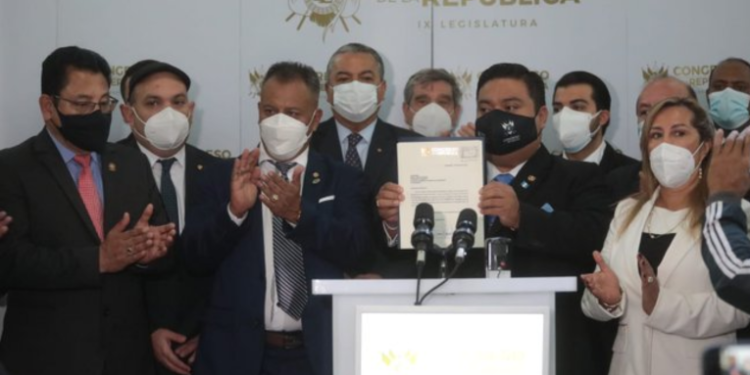 Presidente del Congreso da a conocer iniciativa *Ley del programa del servicio cívico ambiental*