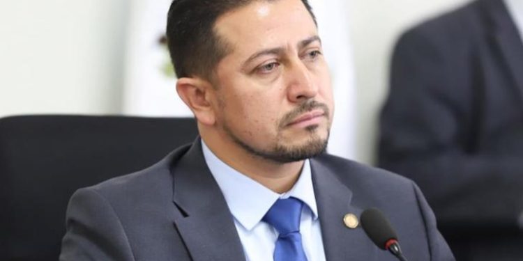 Presidente del Congreso insiste en integrar comisión para Corte Suprema