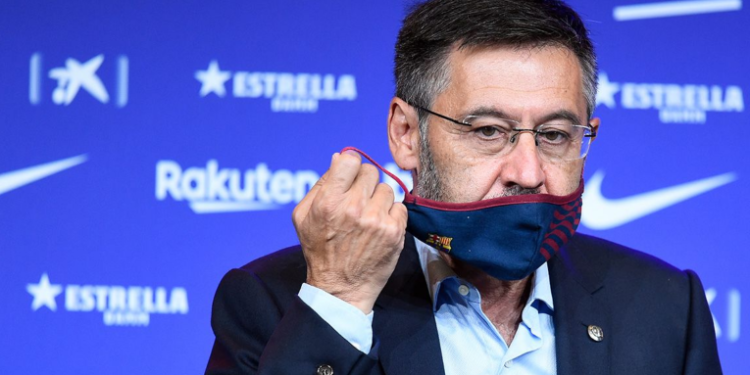 Presidente del FC Barcelona renuncia a su cargo