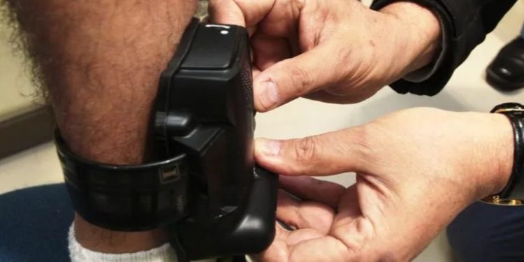 Presidente del OJ revela que falta de recursos limita uso de brazaletes de control telemático