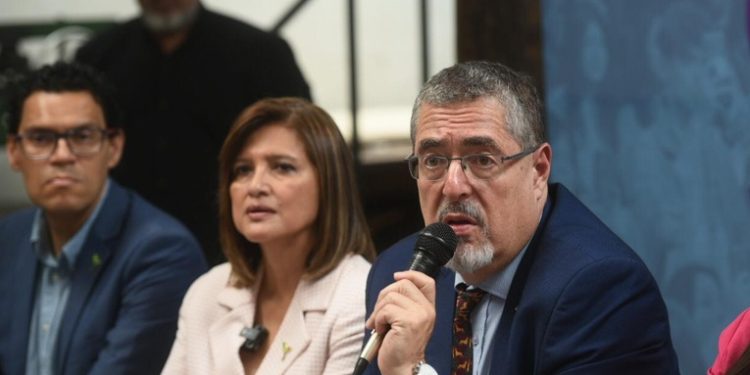 Presidente electo Bernardo Arévalo convoca al diálogo nacional para abordar la crisis política