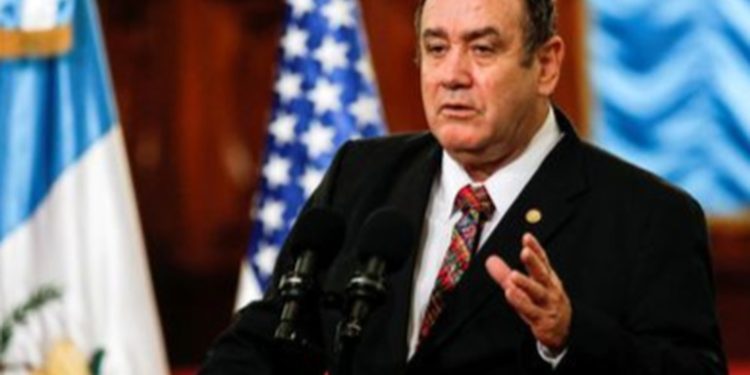 Presidente Giammattei afirma que el precio de los combustibles incrementará