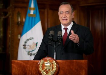 Presidente Giammattei anuncia incautación de millonario cargamento de cocaí­na en aguas del Pací­fico