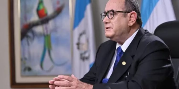 Presidente Giammattei confirma reinicio de proceso de transición presidencial