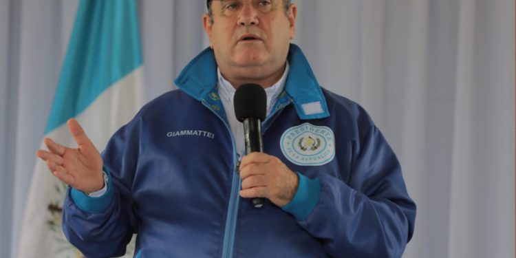 Presidente Giammattei inicia gira al interior de la República