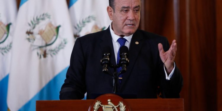 Presidente Giammattei pide a Estados Unidos clarificar su polí­tica migratoria