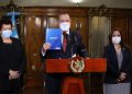 Presidente Giammattei presenta Plan Nacional de Vacunación