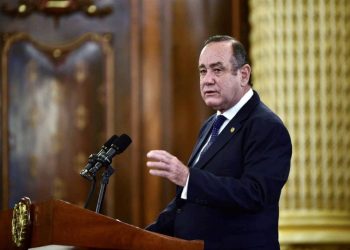 Presidente Giammattei ratifica la denuncia por escrito en contra de Aldo Dávila