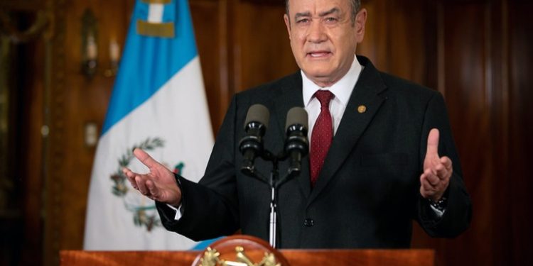 Presidente Giammattei realizó una importante llamada con la vicepresidenta de Estados Unidos