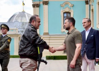 Presidente Giammattei viaja a Ucrania para reunirse con el mandatario Volodí­mir Zelenski