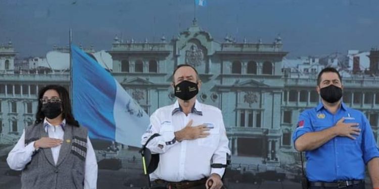 Presidente inauguró el ciclo escolar 2,022 en el departamento de Escuintla