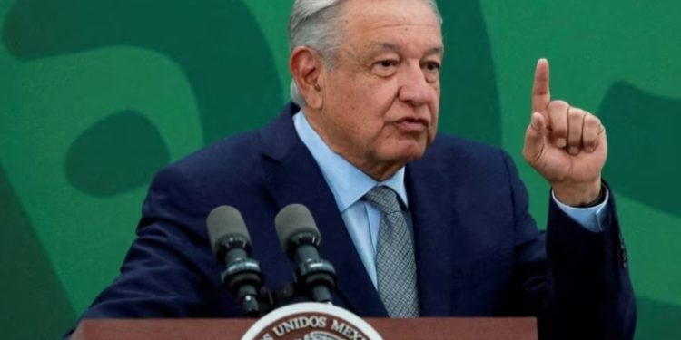 Presidente México dice no quiere relaciones comerciales con gobierno de Boluarte en Perú