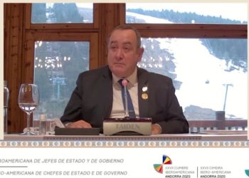 Presidente pide acceso a las vacunas