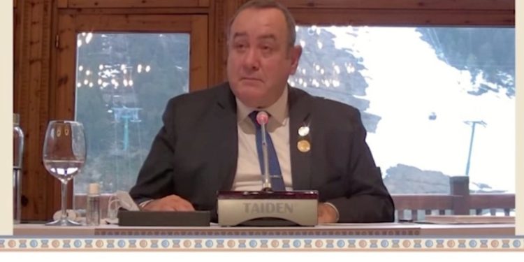 Presidente pide acceso a las vacunas