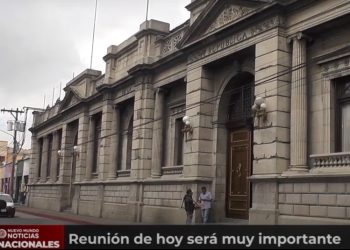 Presidente y ministros se reúnen para conocer la situación del COVID-19