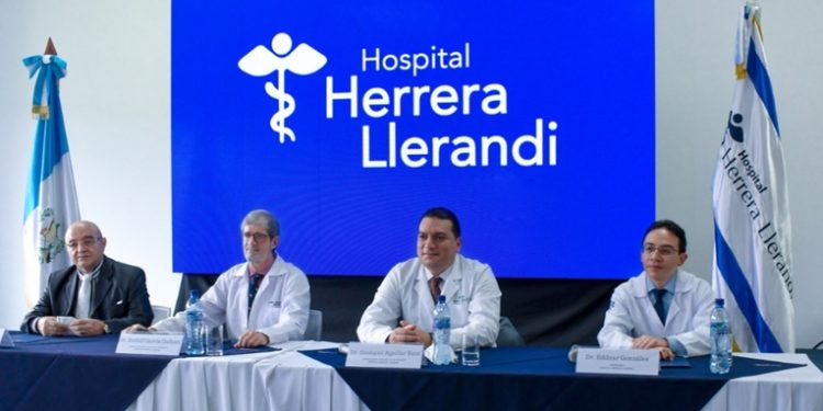 Primer trasplante de hígado en Hospital Herrera Llerandi es un éxito