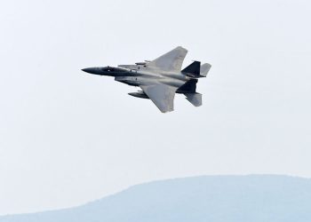Primer vuelo del cazabombardero F-15EX de Boeing