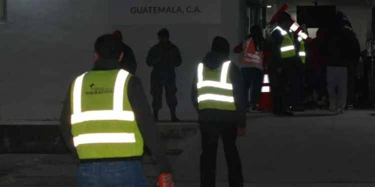 Primeros vuelos de deportación bajo el gobierno de Trump arriban a Guatemala con 79 migrantes