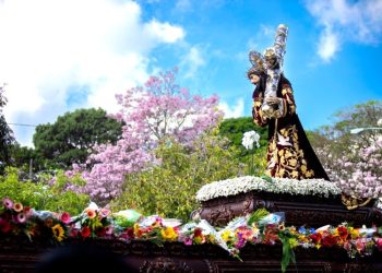 Procesión Jesús Nazareno de la Merced recorrió las calles del centro Histórico