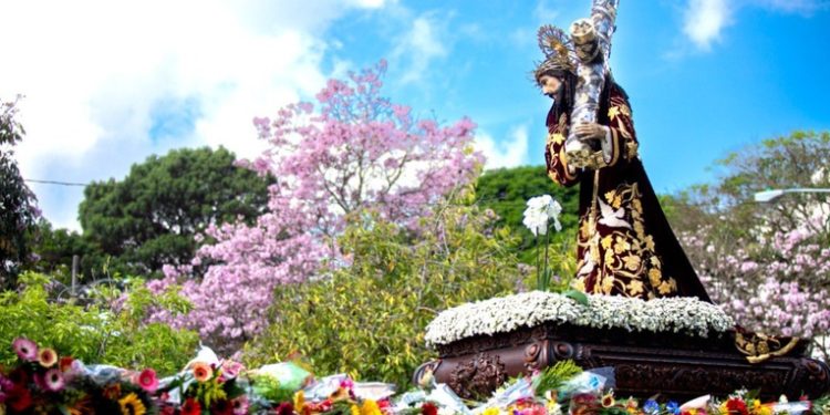 Procesión Jesús Nazareno de la Merced recorrió las calles del centro Histórico