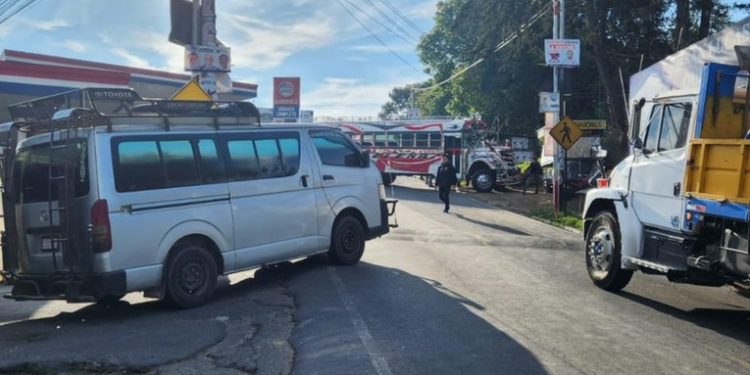 Protesta de transportistas en Quiché afecta la movilidad y genera contratiempos