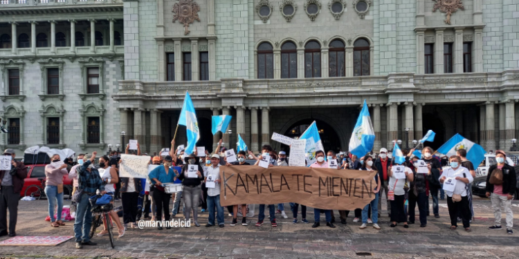 Protestas alrededor del Palacio Nacional debido a la visita de Vicepresidenta de Estados Unidos.