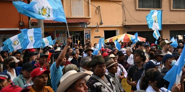 Protestas continuarán hasta que renuncien 4 funcionarios judiciales