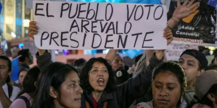 Protestas en Guatemala en apoyo a presidente electo muestran voluntad de defender la democracia
