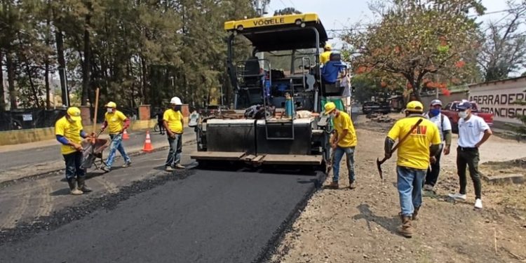 Publican acuerdo de ampliación presupuestaria del Ministerio de Comunicaciones por mil Q200 millones