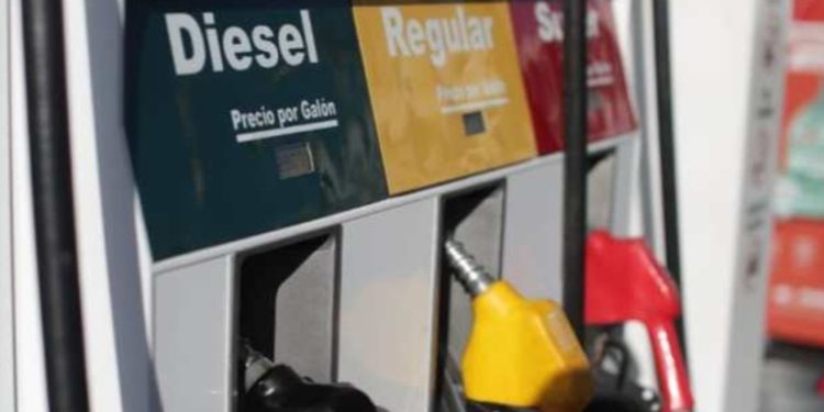 Publican en el Diario Oficial decreto que otorga subsidio de 5 quetzales al precio del galón del diésel