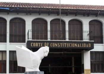 Publican nómina de aspirantes a aspirantes a magistrados de la CC