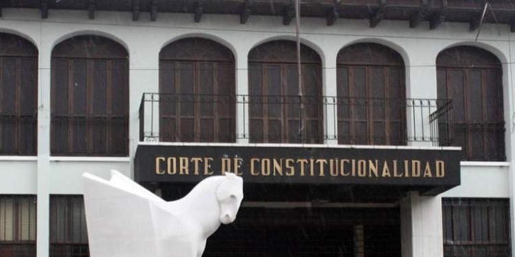 Publican nómina de aspirantes a aspirantes a magistrados de la CC