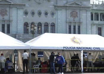 Puestos de vacunación en la Plaza de la Constitución será irregular por fiestas de Independencia