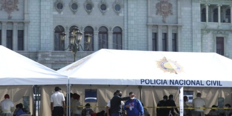 Puestos de vacunación en la Plaza de la Constitución será irregular por fiestas de Independencia