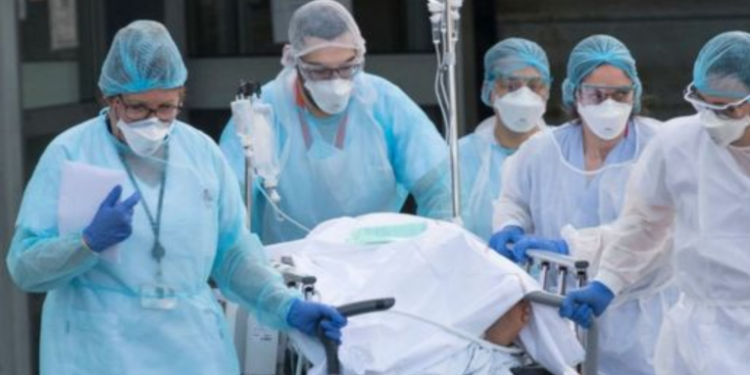 'Punto crítico de la pandemia': la OMS advierte que los casos de Covid están 'creciendo exponencialmente' a nivel mundial