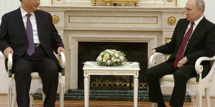 Putin dice estar ''dispuesto'' a discutir el plan chino de paz en Ucrania