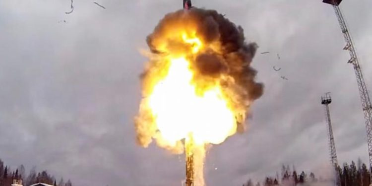 Putin dirige maniobras militares con misiles balí­sticos y de crucero (VIDEOS)