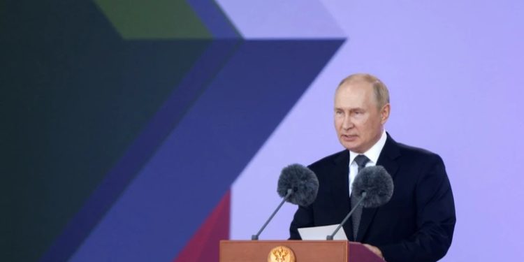 Putin presume de potencia de armamento y dice que está dispuesto a compartirla con sus aliados