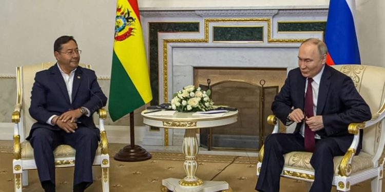 Putin se reúne con el presidente de Bolivia en San Petersburgo