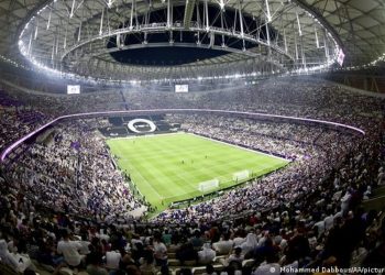 Qatar inaugura con una fiesta el último estadio antes del Mundial de Fútbol