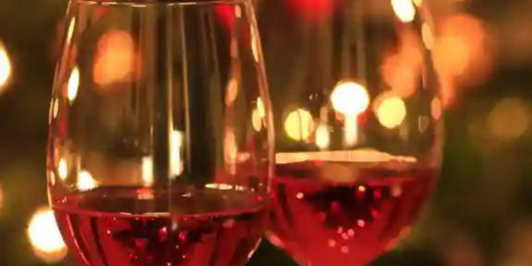 ¿Qué causa la resaca? Y cómo superarla