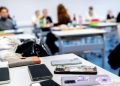 Países Bajos quiere prohibir los celulares en los salones de clases