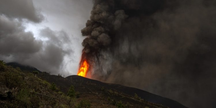 ¿Qué se sabe de la nube de azufre del volcán de La Palma? ¿Hasta dónde llegará?