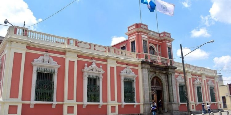 Quince binomios presidenciales ya recibieron credenciales en el registro de ciudadanos del TSE