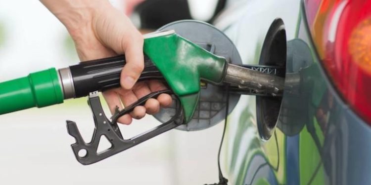 Quinta baja consecutiva en combustibles: Alivio para consumidores en medio de tensiones globales